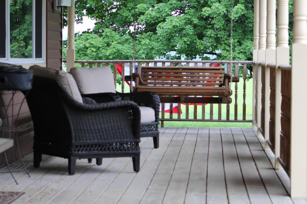 Maple Leaf Acre Villa Williston Екстериор снимка