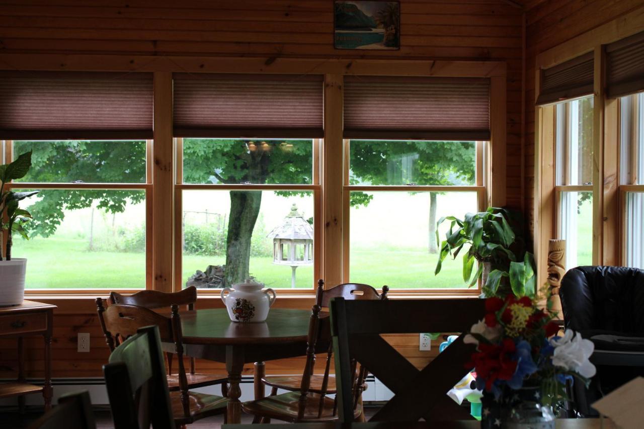 Maple Leaf Acre Villa Williston Екстериор снимка